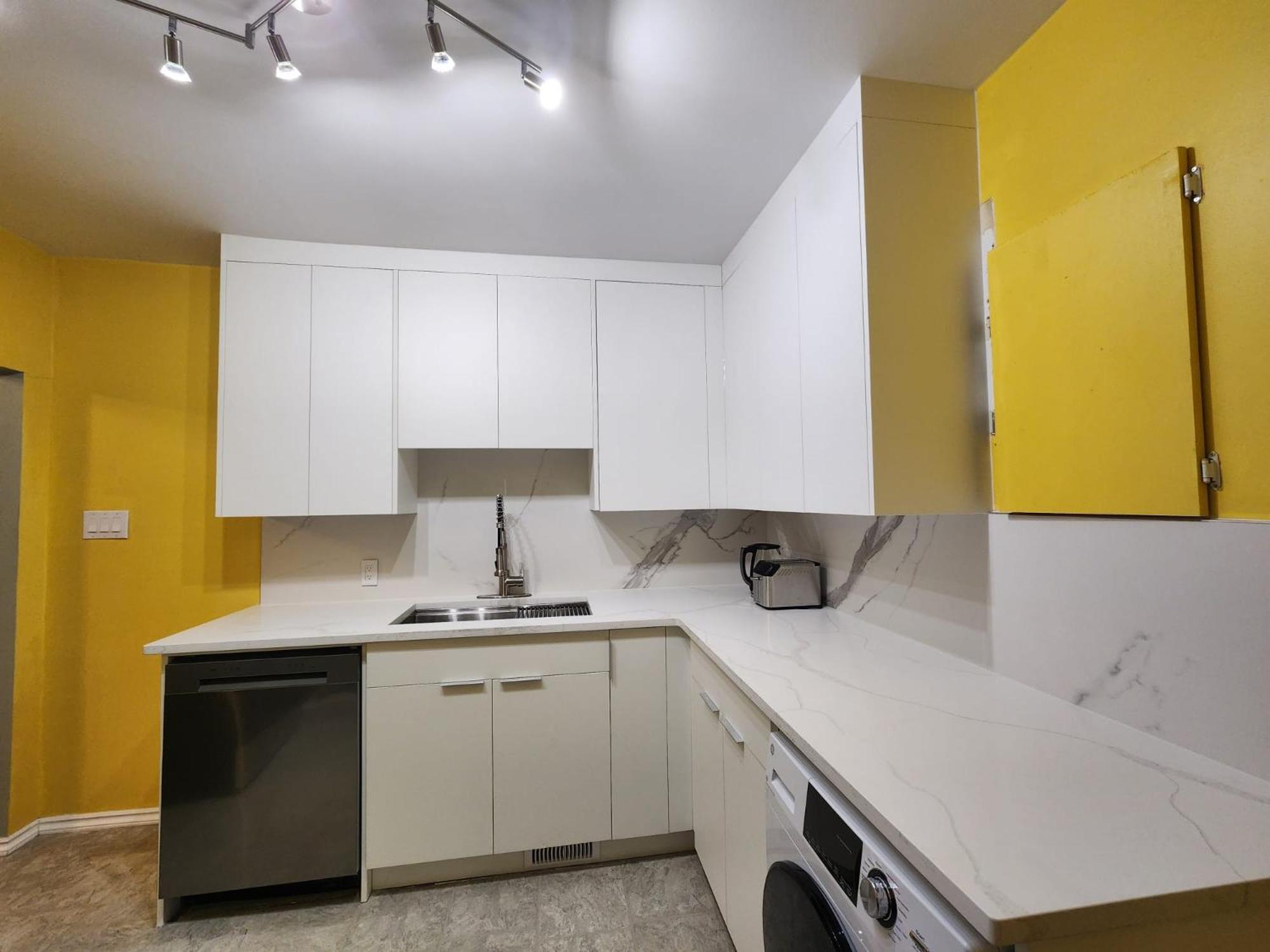 2-bed House For Downtown, Stampede & Mountains Calgary