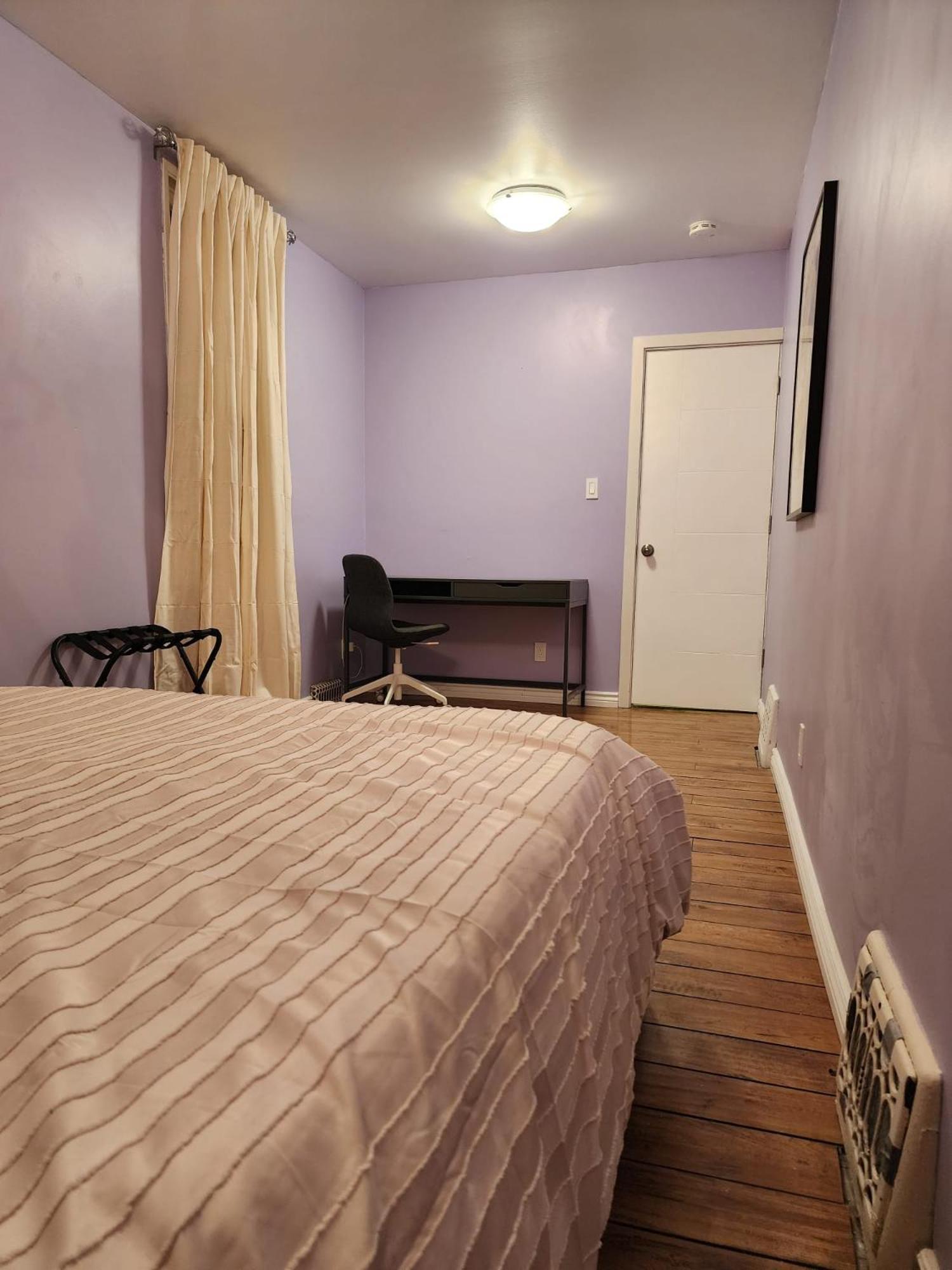 2-bed House For Downtown, Stampede & Mountains Apartment