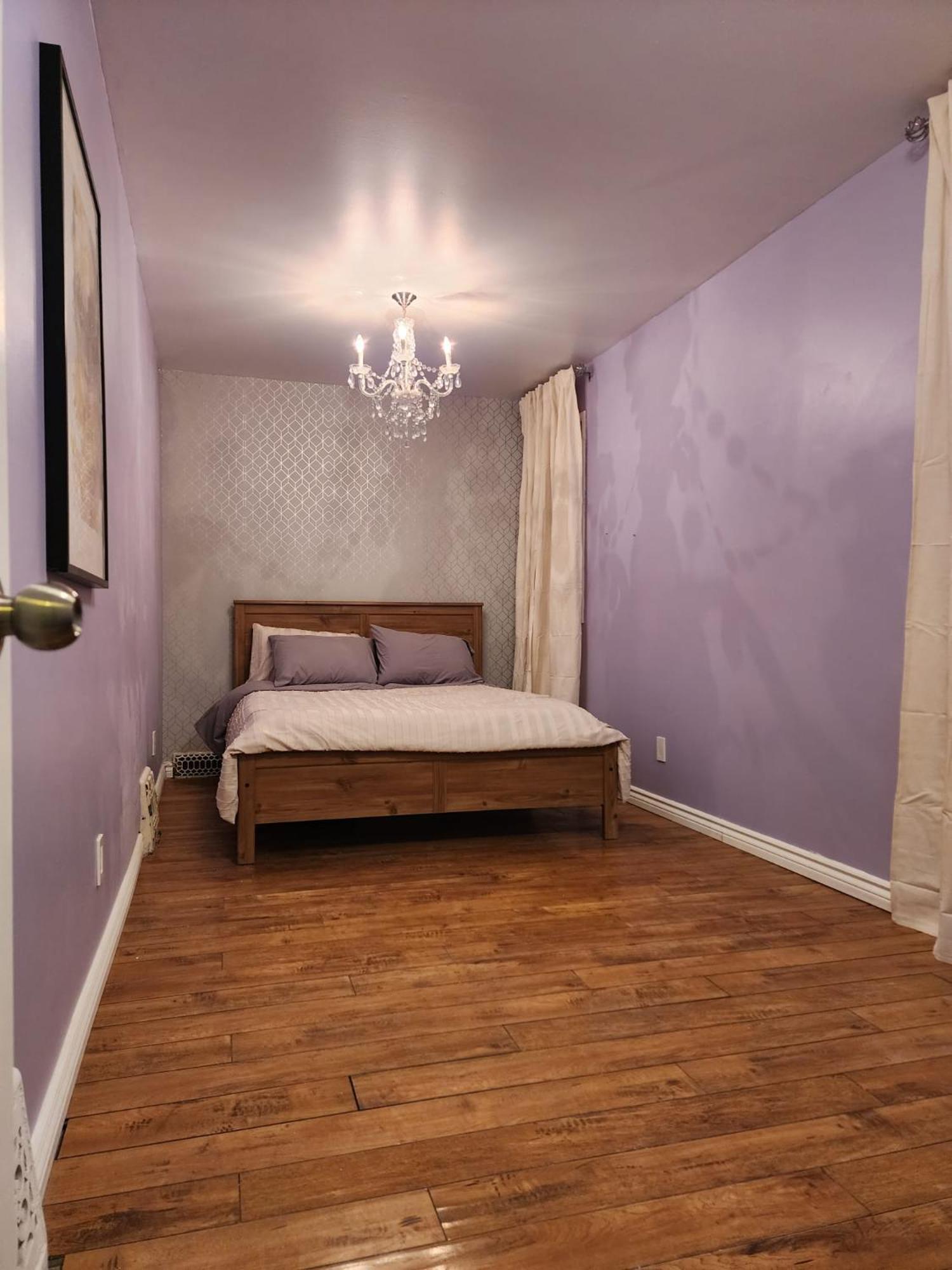 2-bed House For Downtown, Stampede & Mountains