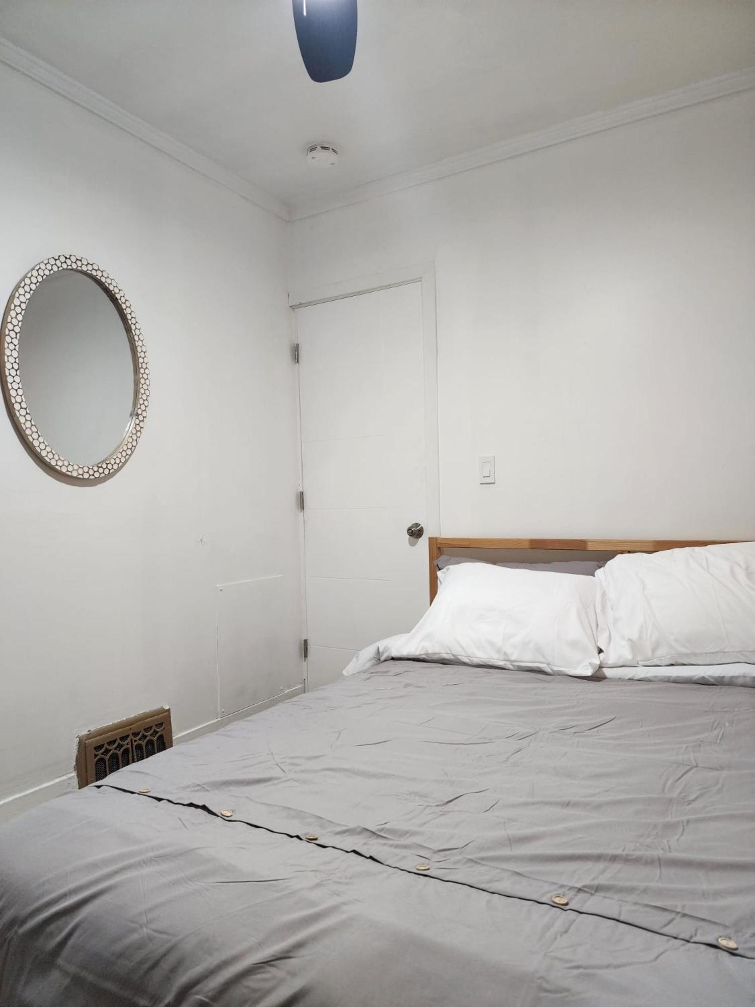 Apartment 2-bed House For Downtown, Stampede & Mountains *